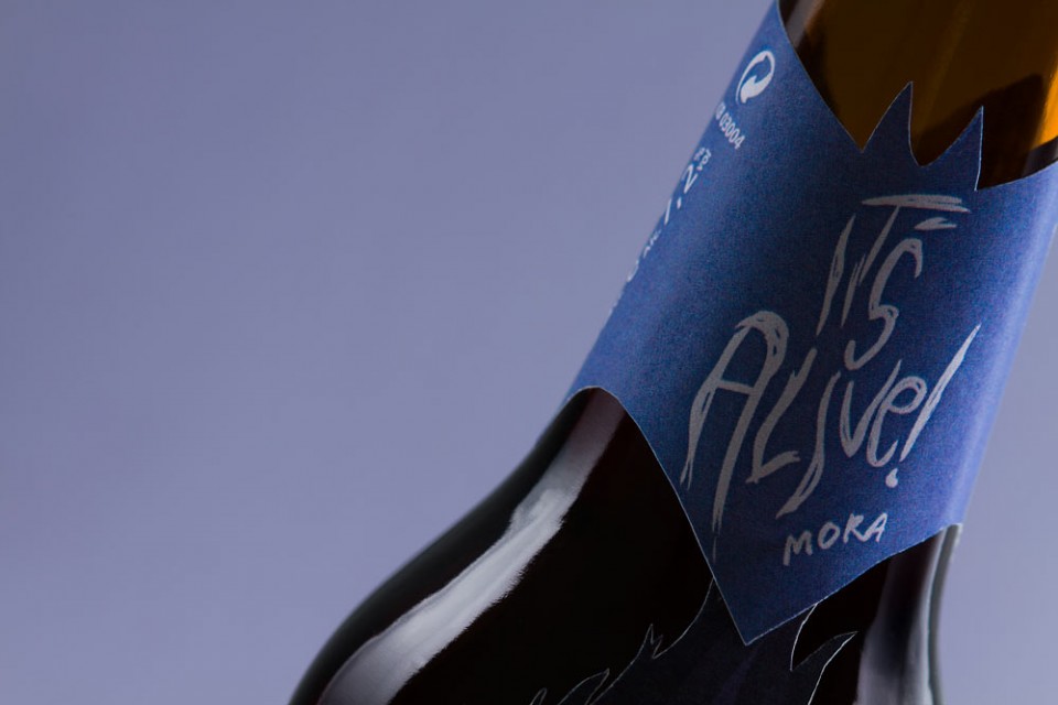 Diseño de packaging de cerveza It's Alive! - Bizarro Gráfico