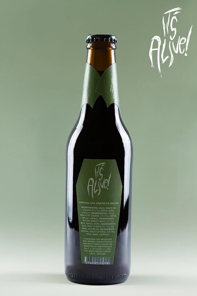 Diseño de packaging de cerveza It's Alive! - Frankenstein, color verde, sabor menta (botella, vista trasera) - Bizarro Gráfico